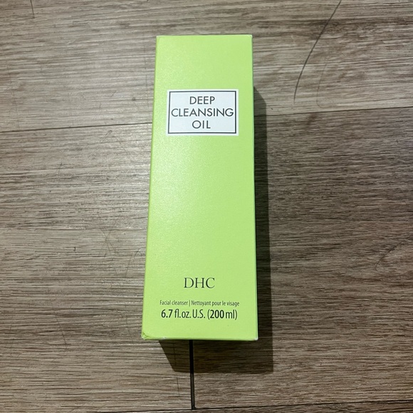 DHC Deep Cleansing Oil - Picture 2 of 4